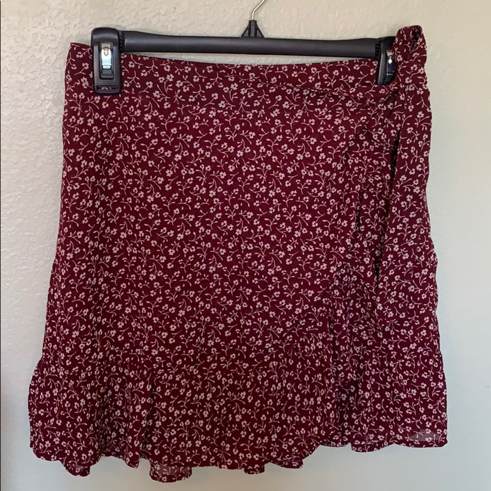 Hollister floral wrap skirt! 🤍